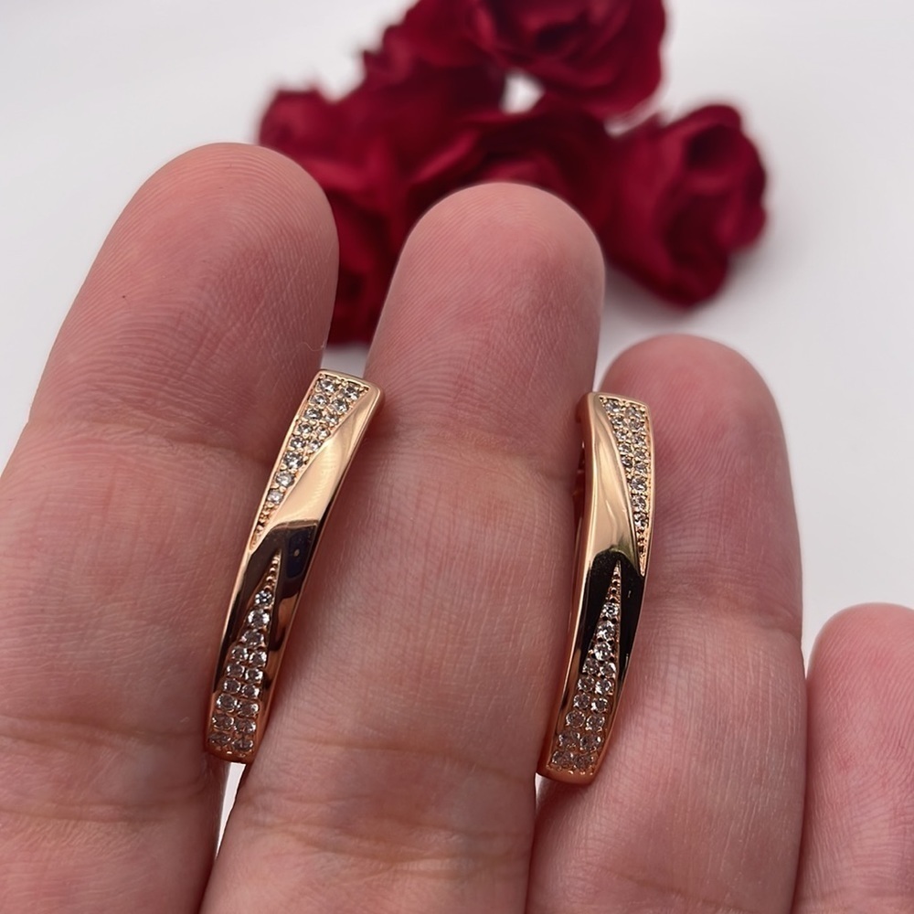 ✨Rose Gold Plated Crystal Zirconia Hoop Earrings
